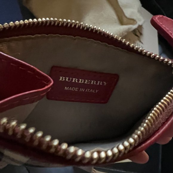 Burberry zipped card case with authenticity card and box - Picture 5 of 5
